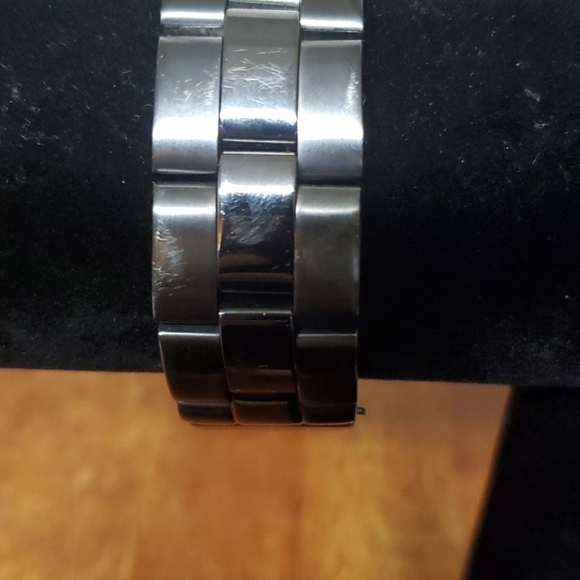 Michael Kors Watch - Picture 4 of 6